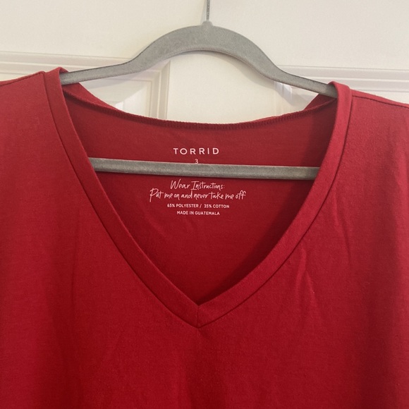 🧡 Women’s Torrid v-neck long sleeve t-shirt - Picture 2 of 7